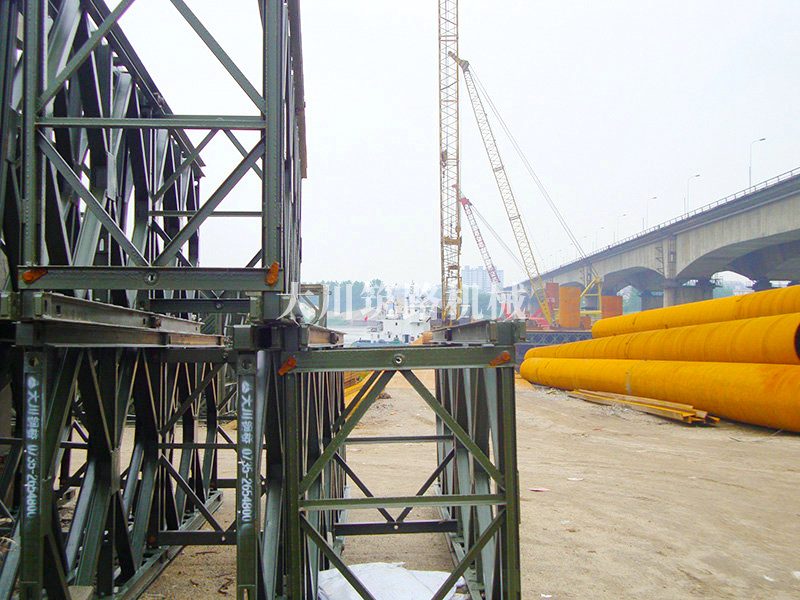 中鐵十二局石長(cháng)鐵路1200m施工棧橋及平臺案例 中鐵十二局石長(cháng)鐵路1200m施工棧橋及平臺案例